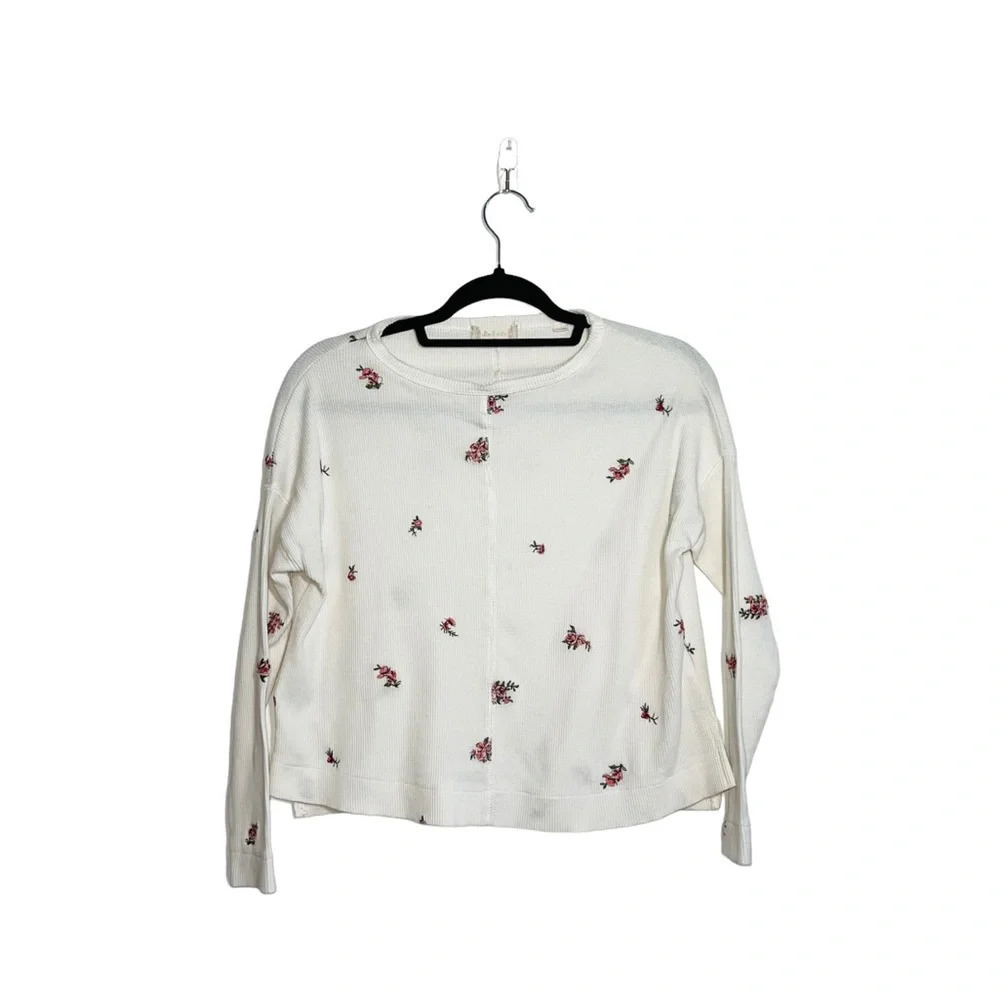 Altar’d State Embroidered Tee White Dainty Rose Waffle Knit Girly Xsmall Women’s